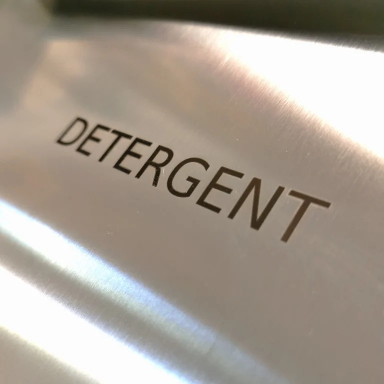 debitare laser echipamente gravura laser verificare prototip metal.webp
